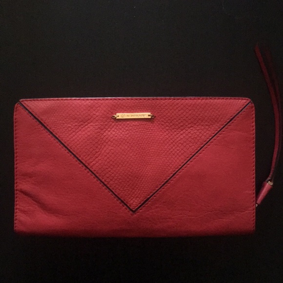 Linea Pelle Leather Clutch - Picture 3 of 6